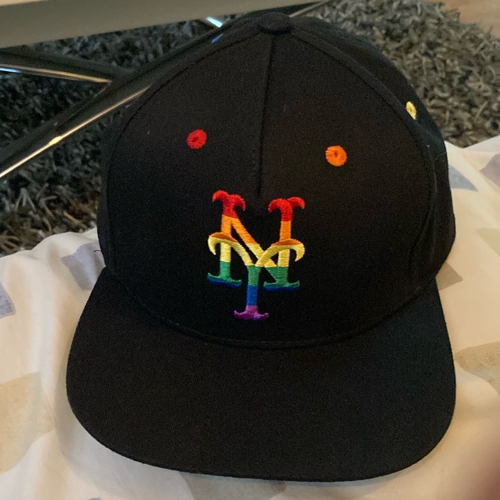 NY Mets Pride baseball cap- never worn